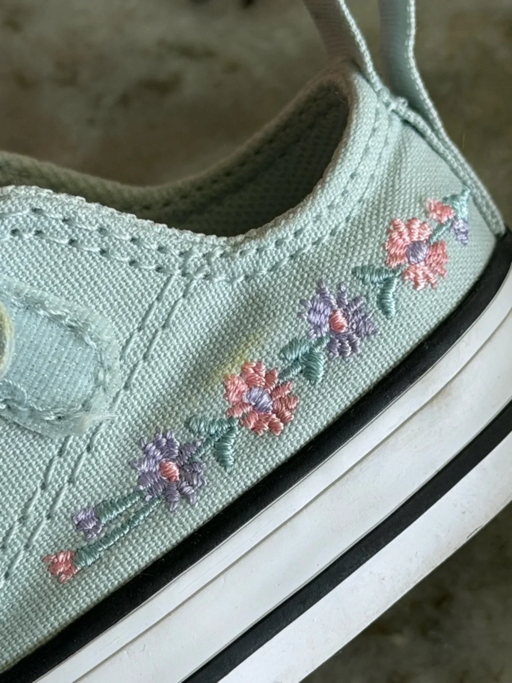 Chuck Taylor All Star Easy-On Embroidered Florals - 2